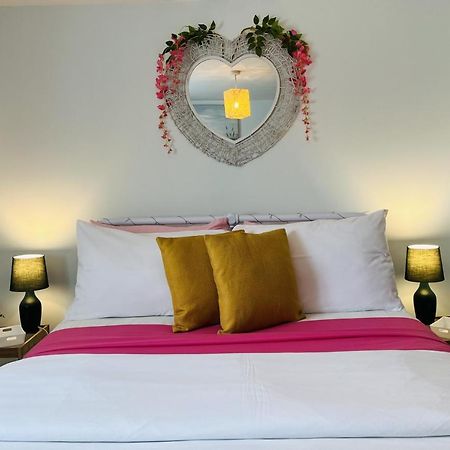 Beautiful Beachfront Retreat With A Stunning Sea View For The Ultimate Escape Away From The Busy World Below Herne Bay Esterno foto