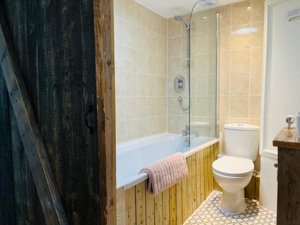 Beautiful Beachfront Retreat With A Stunning Sea View For The Ultimate Escape Away From The Busy World Below Herne Bay Esterno foto