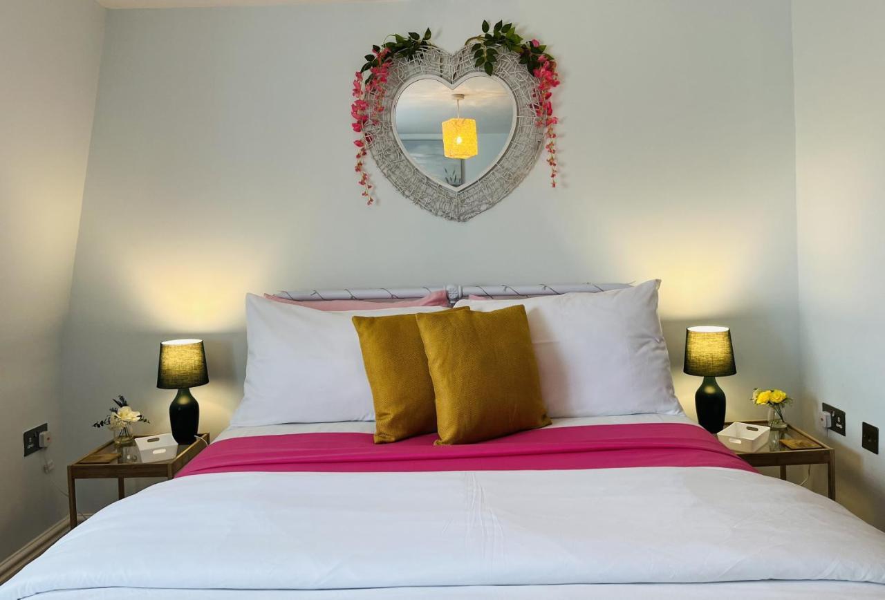 Beautiful Beachfront Retreat With A Stunning Sea View For The Ultimate Escape Away From The Busy World Below Herne Bay Esterno foto